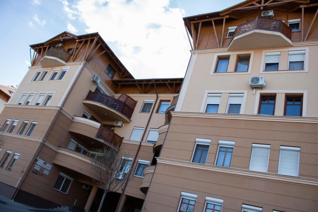 Csalogany Apartman Apartment Szekszárd Exterior foto