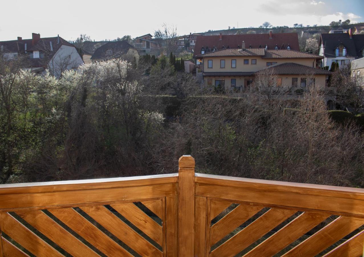 Csalogany Apartman Apartment Szekszárd Exterior foto