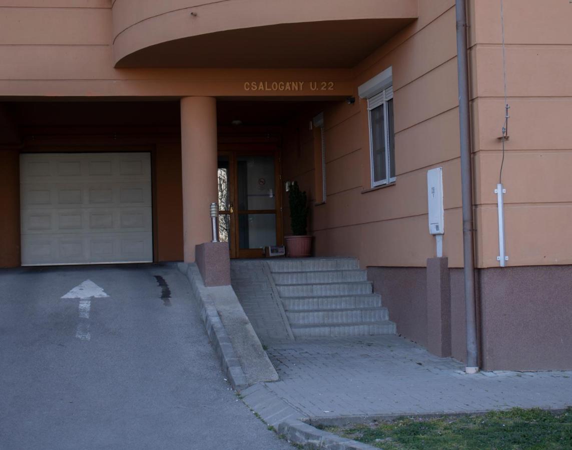 Csalogany Apartman Apartment Szekszárd Exterior foto